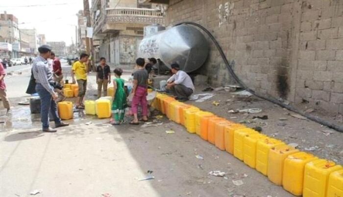 اسرار | المليشيات الحوثية تقطع المياه عن آلاف المنازل واحتكار صهاريج المياه يرفع الأسعار إلى السماء في إب