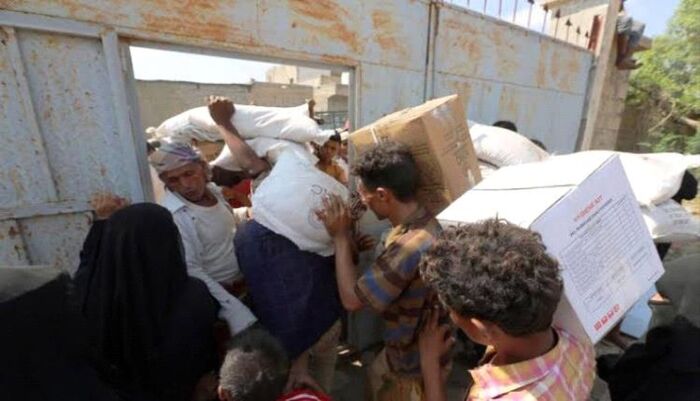 اسرار | بالتفاصيل.. الهلال القطري يُشعل الغضب في تعز بعد توزيع انتقائي قائم على الولاء الحزبي لا على حاجة الفقراء