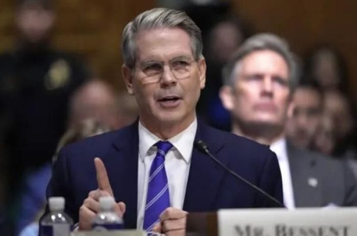 اسرار |بالتفاصيل..  واشنطن تستهدف شبكة دولية لتمويل الحوثيين وغسيل الأموال والتهريب ووزير الخزانة الأمريكي: سنقطع تمويل الحوثيين لإنهاء تهديدهم للملاحة