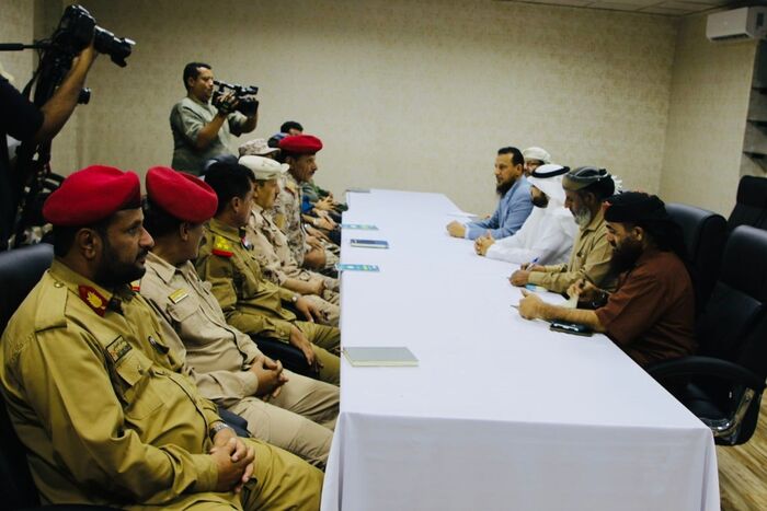 اسرار | بالتفاصيل.. اعتماد خطة إعادة تموضع المعسكرات خارج مدينة عدن على ثلاث مراحل