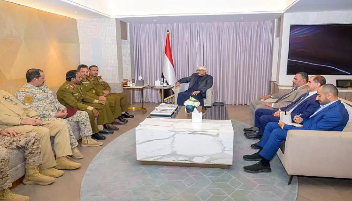 اسرار اليمن | طارق صالح يتابع الوضع العملياتي للجبهات والمحاور ويؤكد: البقاء جهوزية عالية