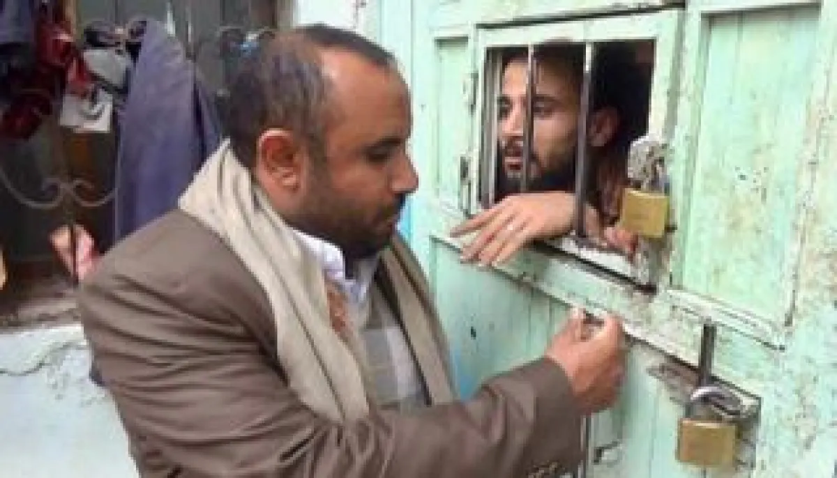 اسرار | بالارقام والتفاصيل- معقل الثورة تتصدر.. مليشيات الحوثي تفرغ سجونها من المختطفين استعدادا لجولة قمع جديدة