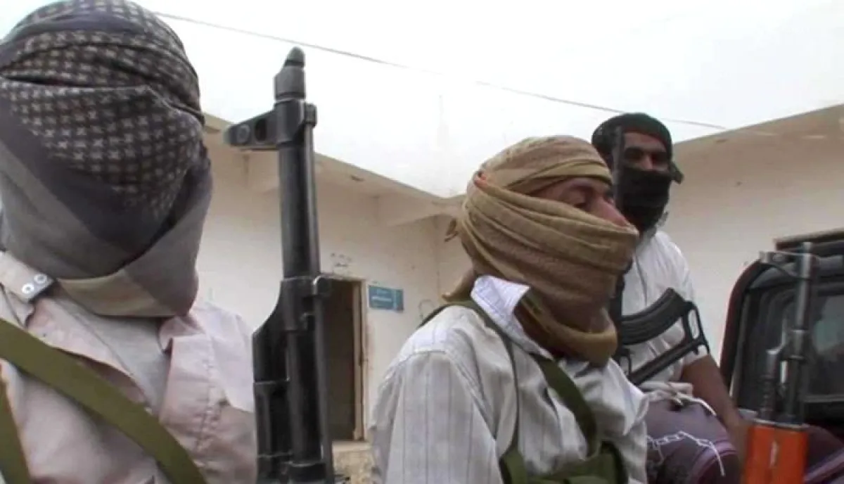 اسرار | بالتفاصيل- شبكة عمليات بحرية مع الحوثي.. هل يستعيد "القاعدة" حضوره الإقليمي؟