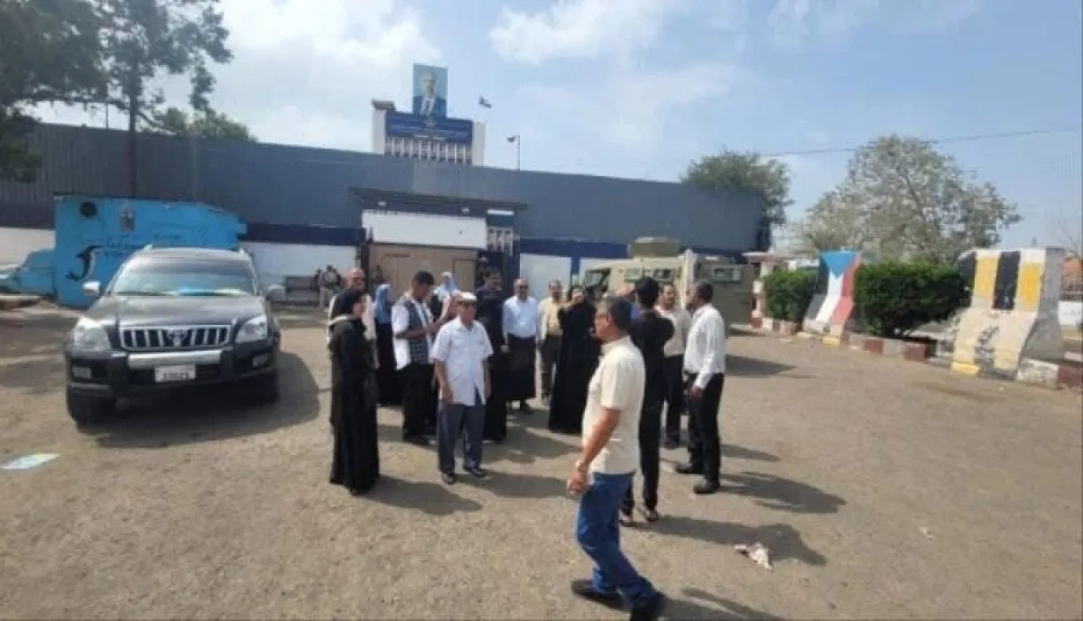 اسرار | بالتفاصيل.. قوة عسكرية تغلق مقرات الانتقالي في عدن وتصريح ناري للمحافظ : المدينة عانت طويلًا من الصراعات وحان الوقت لتحييدها