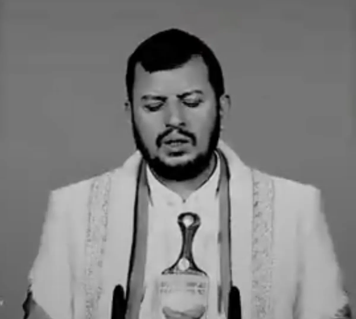 اسرار | بالادلة- "خطاب المهزوم".. قراءة في انكسار لغة الجسد والدلالات السياسية لظهور عبدالملك الحوثي | تقرير