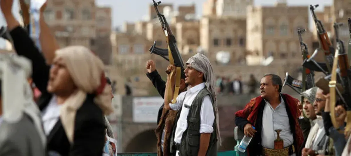 اسرار | القلق يتصاعد داخل قيادة المليشيات.. الحوثيون يخلون مقار مالية واقتصادية في صنعاء وسط تحذيرات سعودية إقليمية