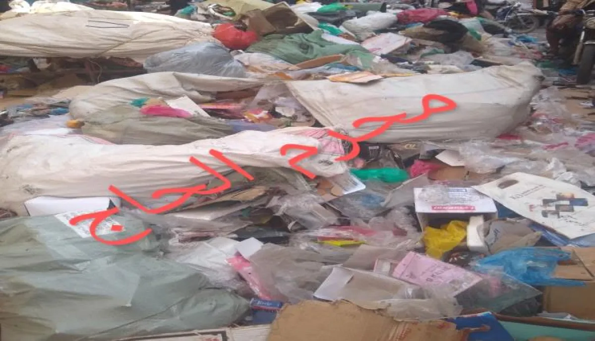 اسرار | بالتفاصيل- تعز تحت القمامة.. إضراب عمال النظافة يحوّل المدينة إلى مكب نفايات وأطباء يحذرون من كارثة صحية وشيكة