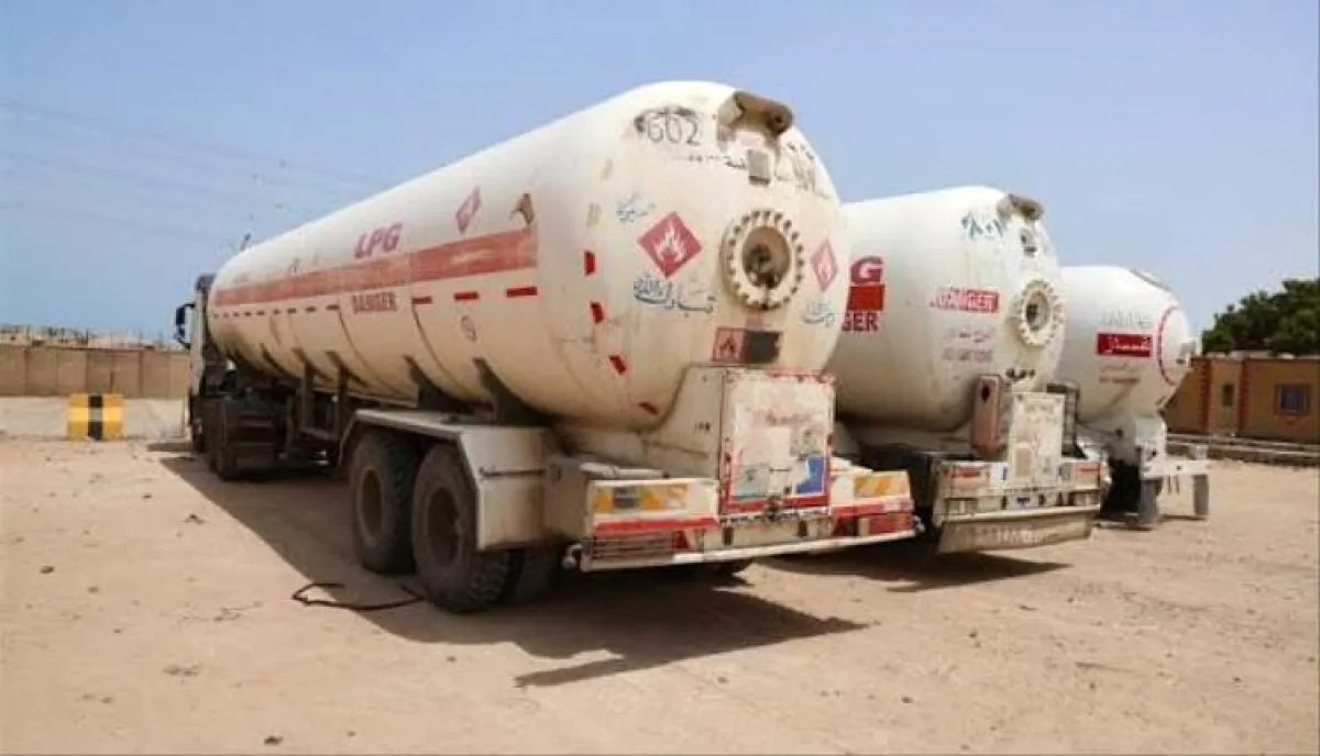 اسرار | المليشيات تغيير مسارات التهريب .. قوات العمالقة ودرع الوطن والمقاومة الوطنية تتحرك لإغلاق طرق تهريب الغاز إلى الحوثيين