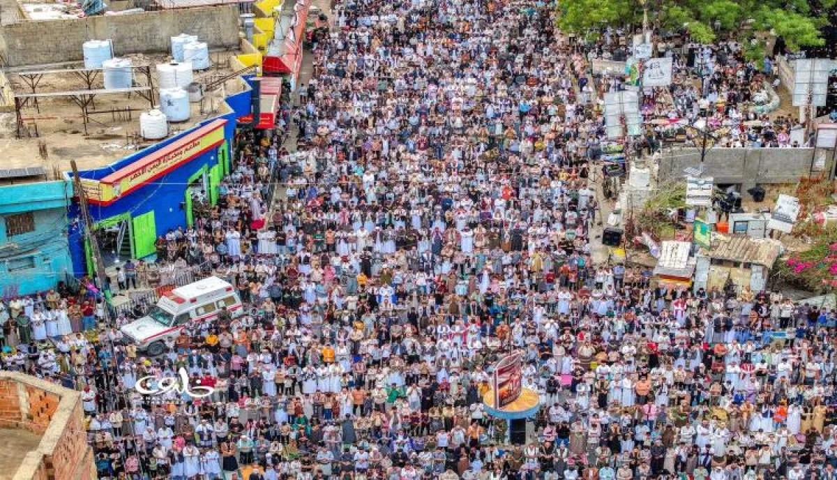 اسرار | بالتفاصيل.. الإخوان يحوّلون صلاة العيد في تعز إلى ساحة تبرعات وهتافات سياسية