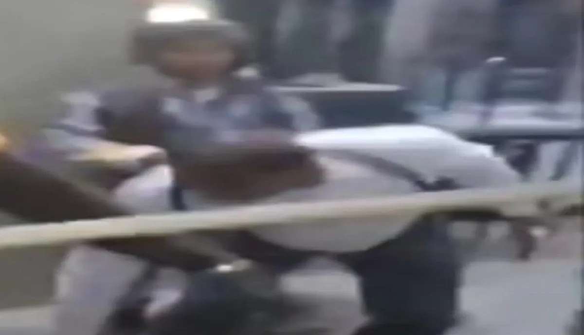 اسرار | تفاصيل صادمة.. تاجر يقتحم غرف نوم ويعتدي على زوجة وابنة الحاج المقطري وأمن تعز يحبس الضحية.