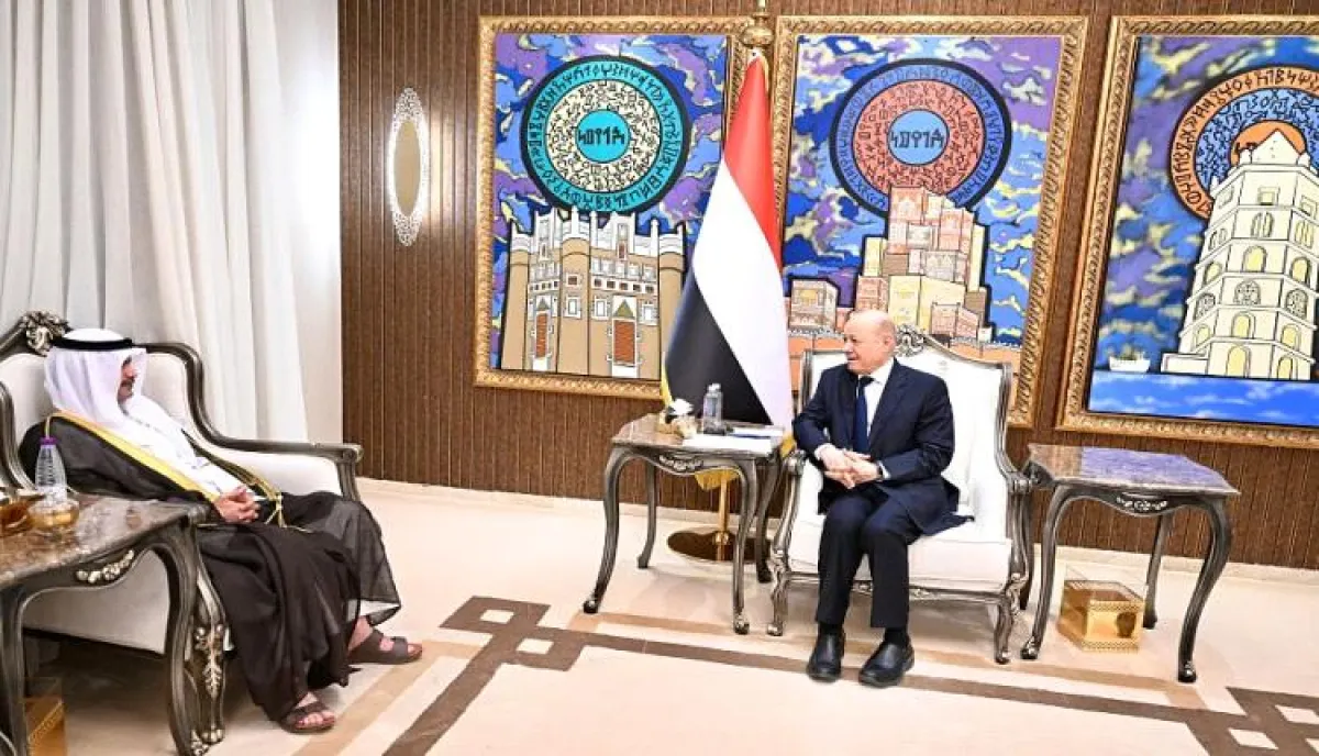 اسرار | بالتفاصيل- العليمي يشيد بالعلاقات الراسخة مع دولة الكويت وشجاعة قواتها في ردع التهديد