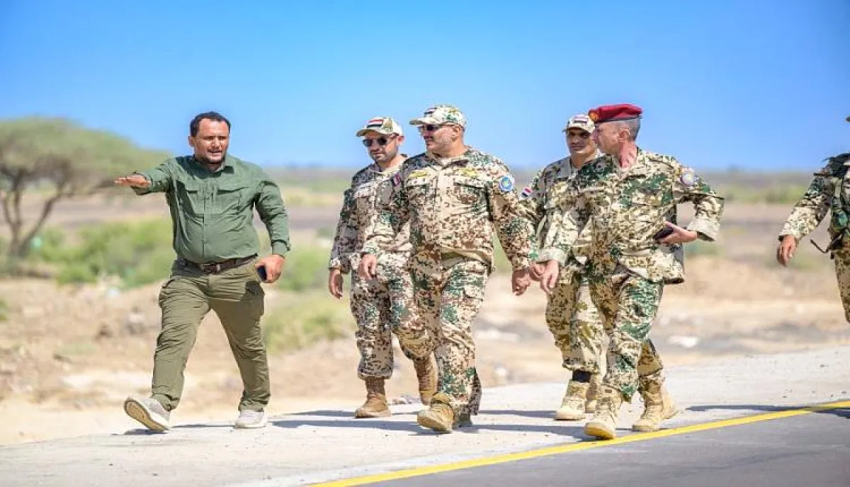 اسرار | بالتفاصيل- طارق صالح يتفقد الأهالي في ريف المخا