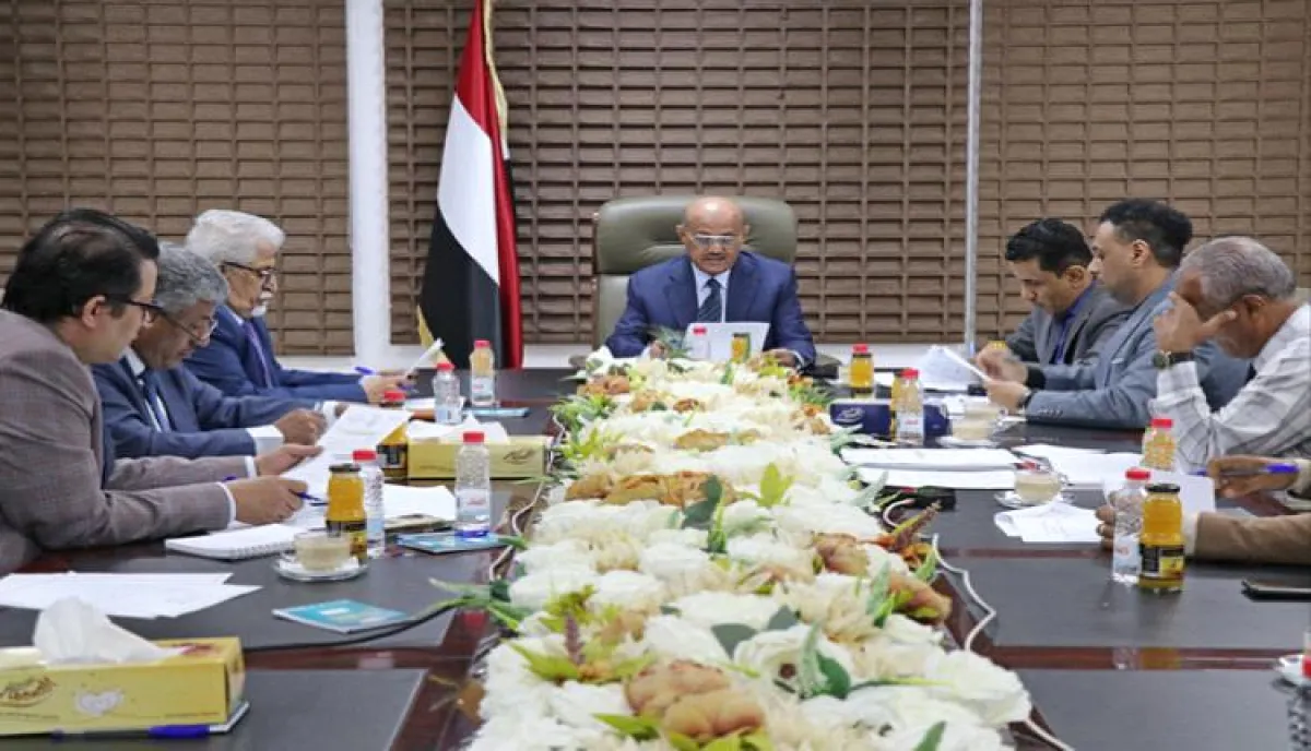 اسرار | بالاسماء والتفاصيل- مجلس إدارة مؤسسة مالية حكومية يعقد أول اجتماع لها في عدن بعد استكمال نقلها من صنعاء