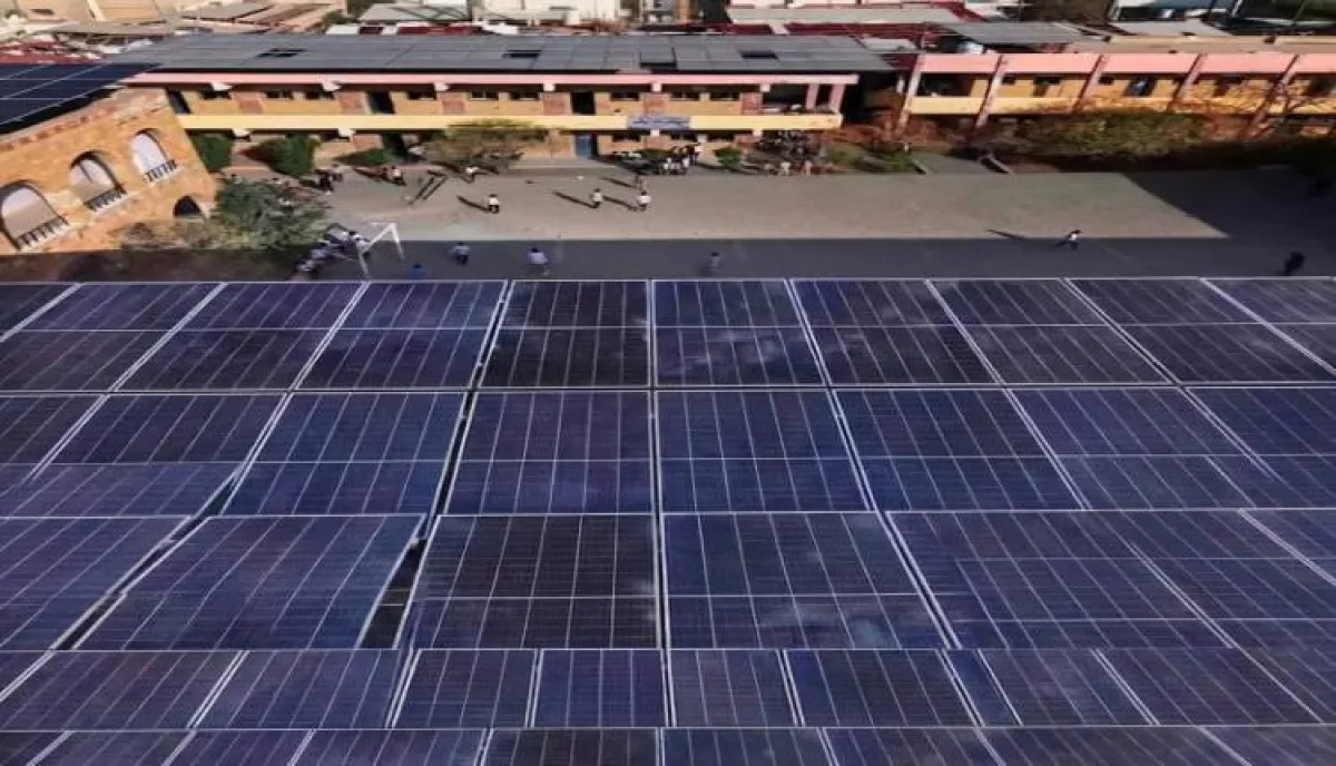 اسرار | بالاسماء والتفاصيل- أسطح المدارس تتحول إلى محطات ربح.. استغلال تجاري يثير جدلاً في تعز وسط صمت رسمي