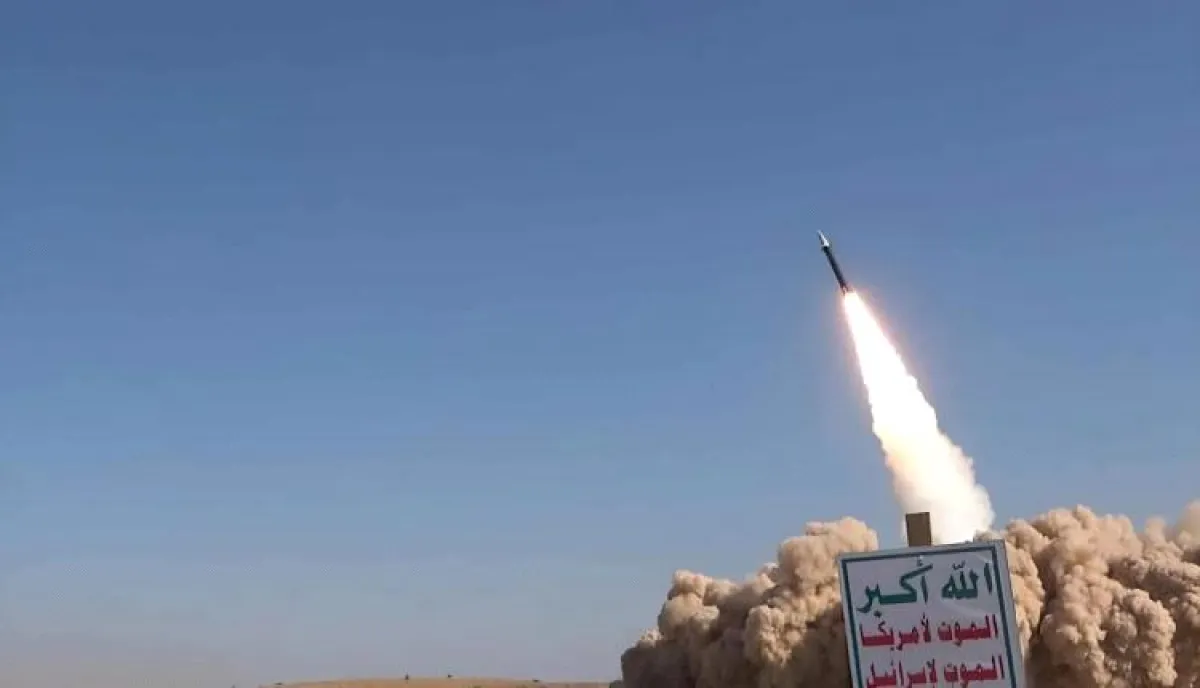 اسرار | بالاسماء والتفاصيل- مليشيا الحوثي تستعد عسكريًا لضرب الملاحة في باب المندب.. إنشاء معسكرات في جبال إب