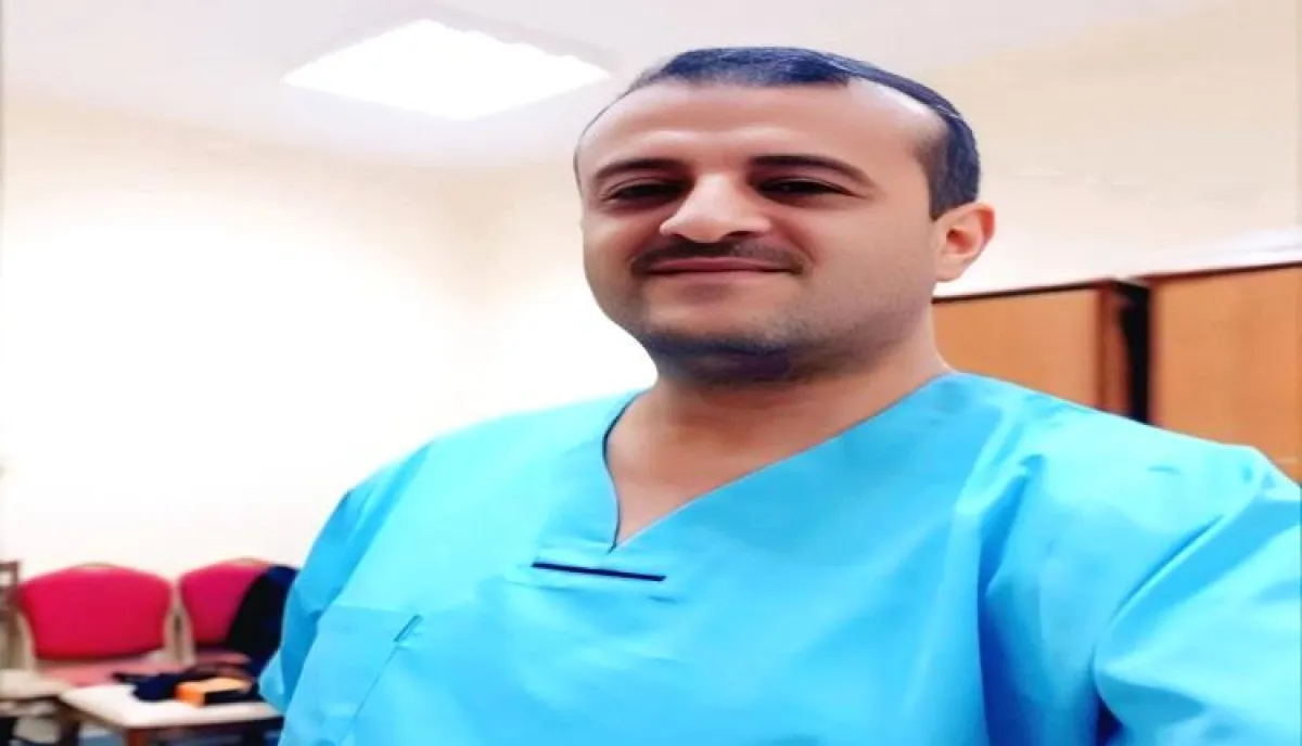 اسرار | بالاسماء والتفاصيل- مليشيا الحوثي تستدعي طبيب مشهور في صنعاء للتحقيق معه بعد انتقاده واقع التعليم