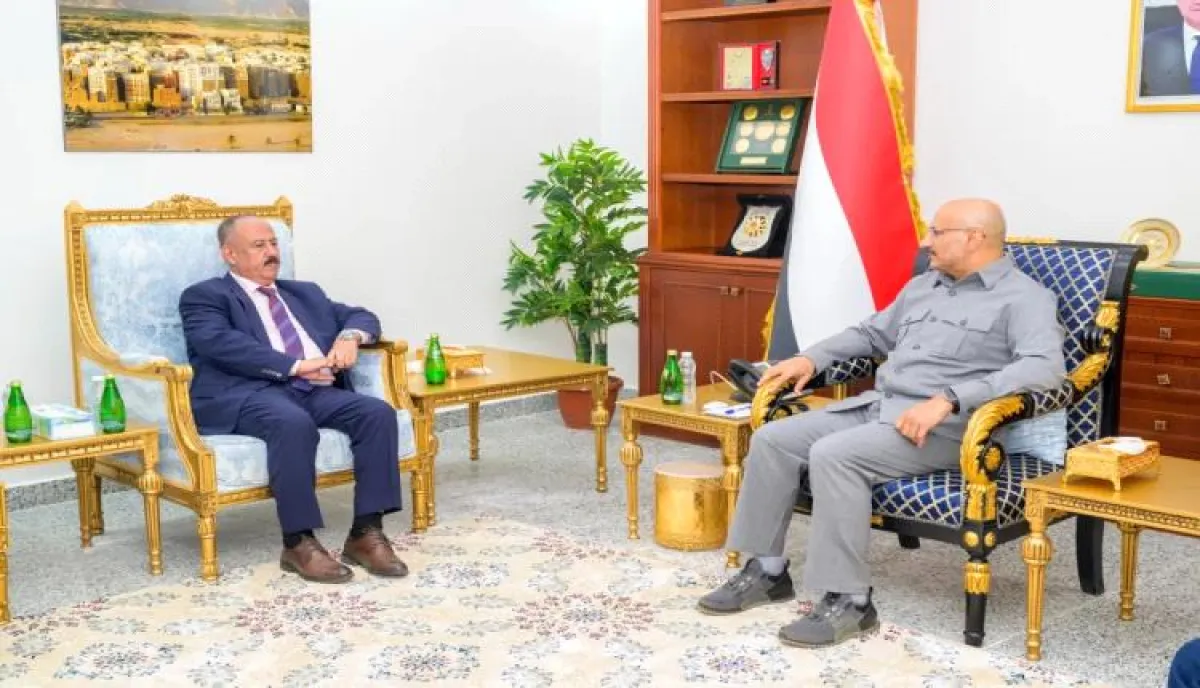 اسرار | طارق صالح يناقش إعادة جدولة الرحلات إلى مطار المخا وتطوير الميناء