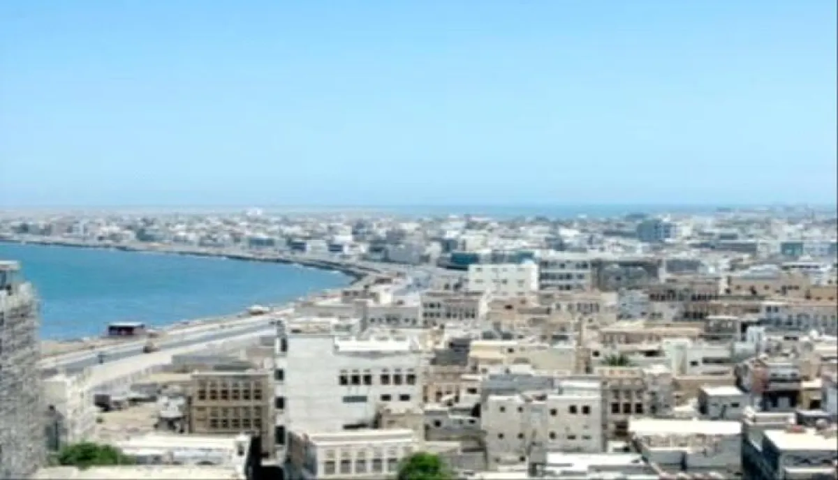 اسرار | بالارقام والتفاصيل- الحديدة على حافة الظلام.. 8 ميجا فقط تُبقي المدينة حيّة وملايين تُهدر على لجان القات والفنادق