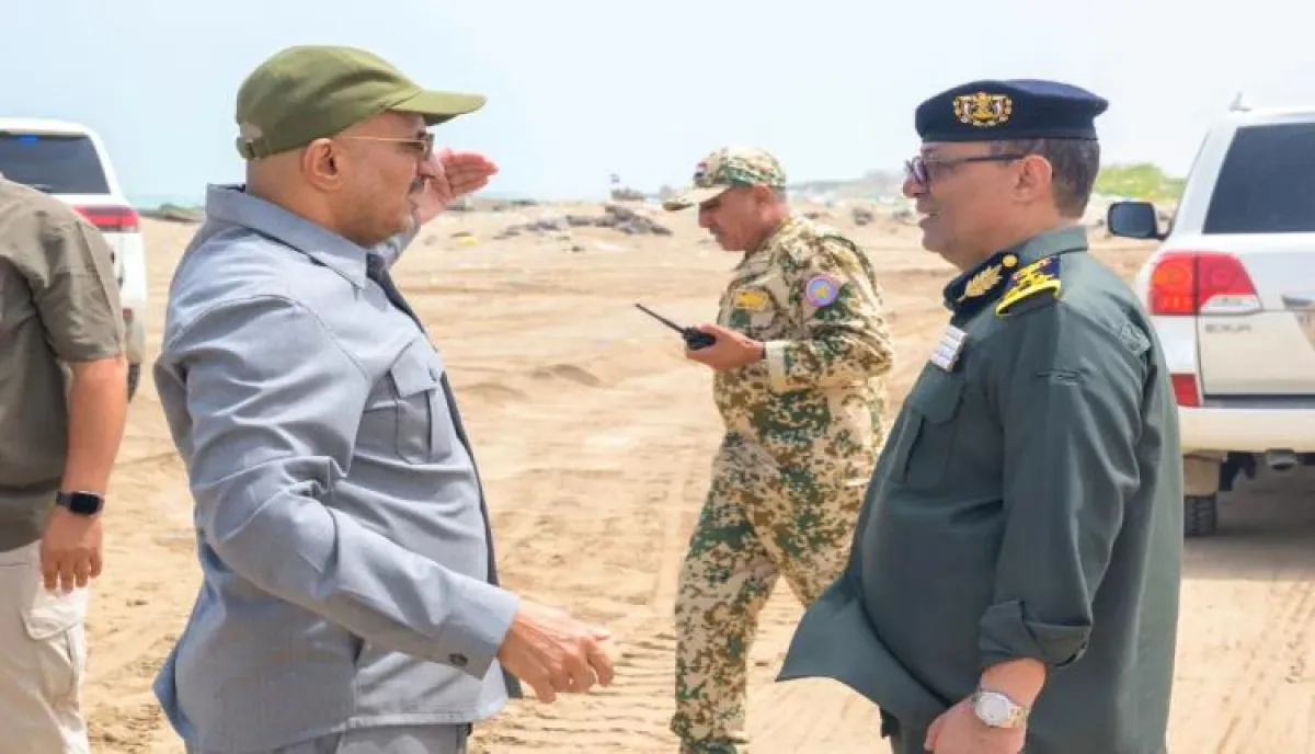 اسرار | بالتفاصيل- تفقد شواطئ المخا.. طارق صالح يُصدر حزمة توجيهات صارمة لتأمين وتنظيم الاستعدادات لعيد الأضحى