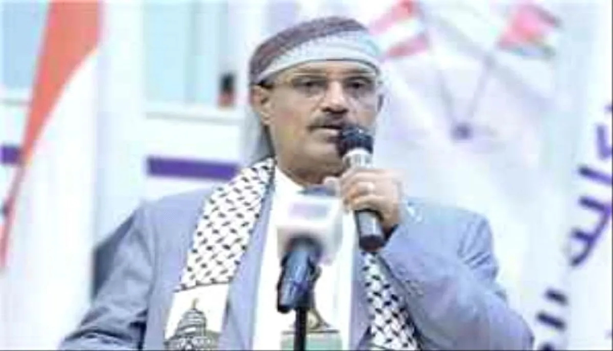 اسرار | تصدّع في قمة هرم صنعاء: الحوثيون يشهرون سلاح "الخيانة العظمى" بوجه السامعي ويطالبون بطرده بعد طرحه مبادرة للأقاليم