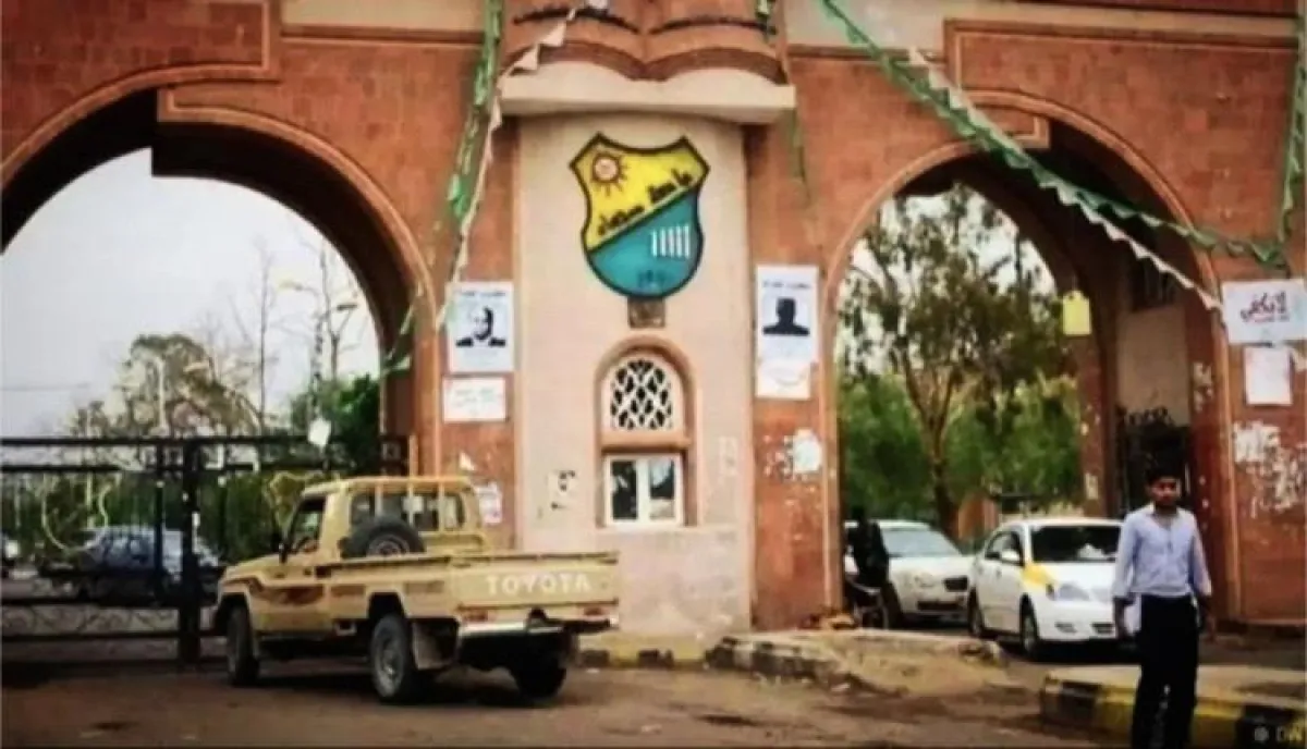 اسرار | بالارقام والتفاصيل- تفخيخ المخرجات الطبية: مليشيا الحوثي تهبط بمعايير القبول بجامعة صنعاء لإنقاذ كلياتها من (عزوف الطلاب)