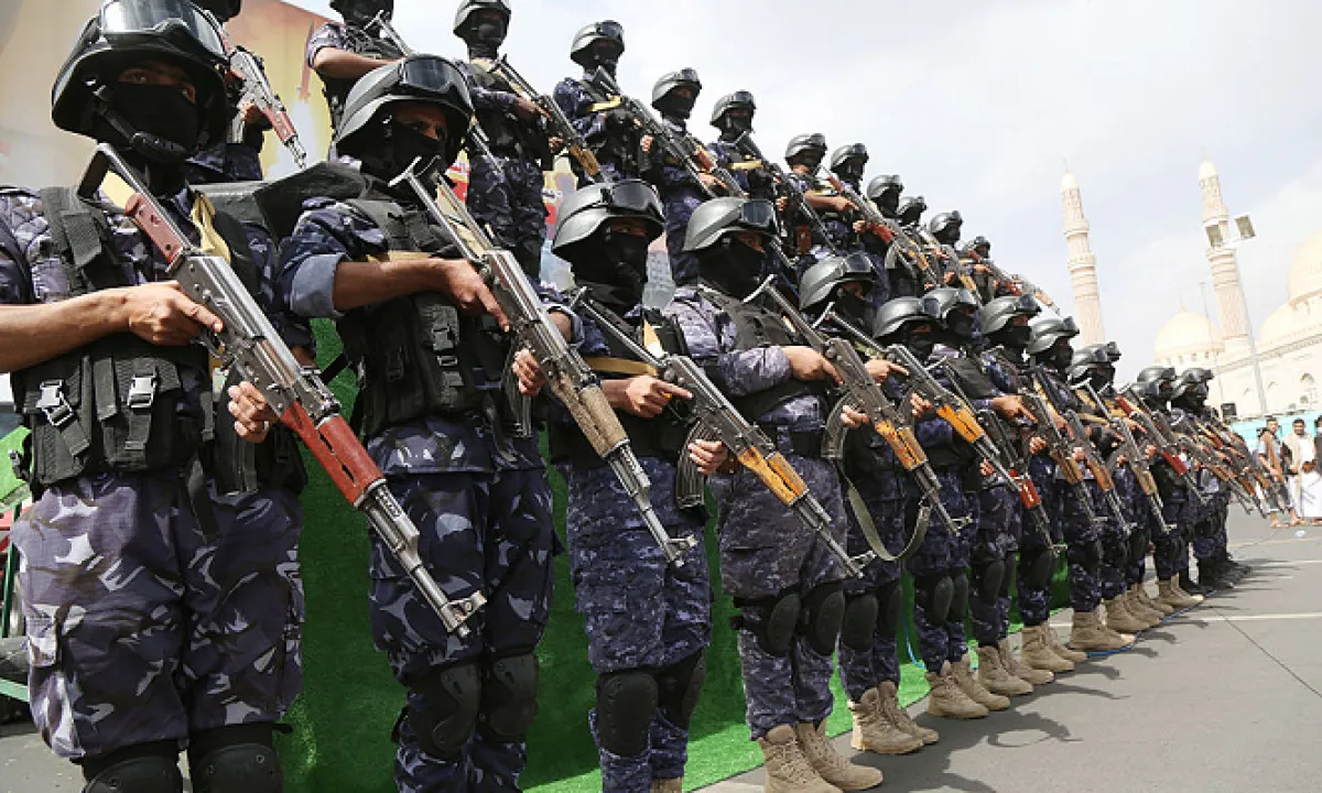 اسرار | رويترز: رحلة جوية سرية تنقل قادة من الحرس الثوري وعتادًا صاروخيًا إلى اليمن لتصعيد التهديد في البحر الأحمر