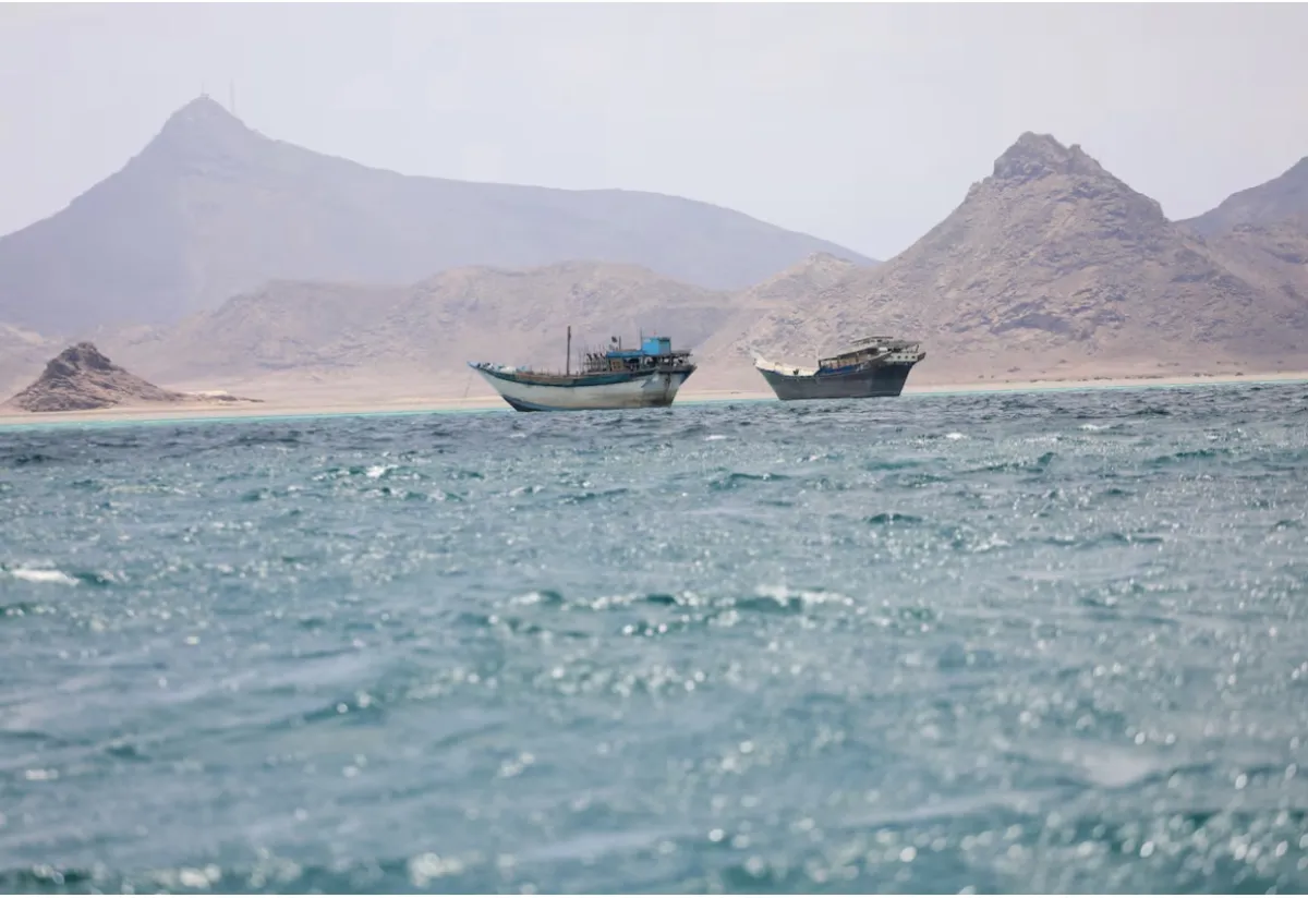 اسرار | رويترز: تحرك سعودي لبناء تحالف دولي لحماية الملاحة من هجمات الحوثيين