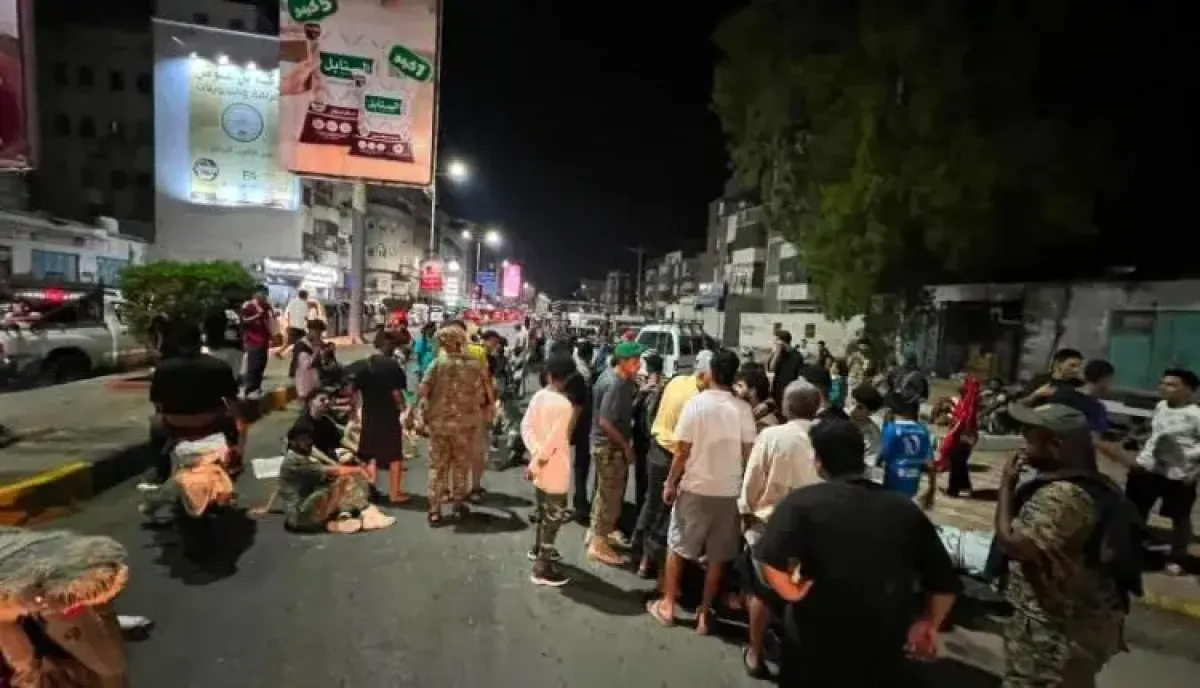 اسرار | العاصمة الشائكة تفيض بالغضب: (ثورة الفِرشان) تجتاح شوارع عدن وسط شلل خدمي وانهيار معيشي