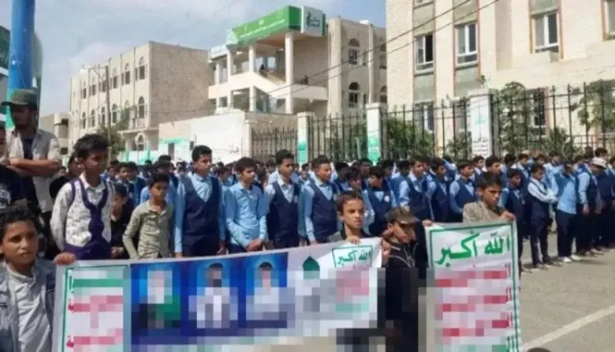 اسرار | تجنيد منظم على مقاعد الدراسة.. الحوثيون يحولون مدارس عمران إلى ثكنات للتعبئة ونقابة المعلمين تطلق صيحة تحذير