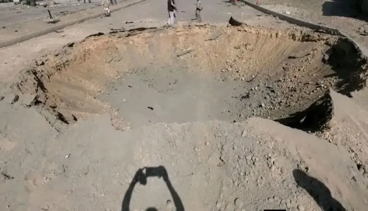 اسرار | عدوان صاروخي ومسيرات حوثية يستهدف مدينة مأرب.. والدفاعات الجوية تسقط طائرة مسيّرة