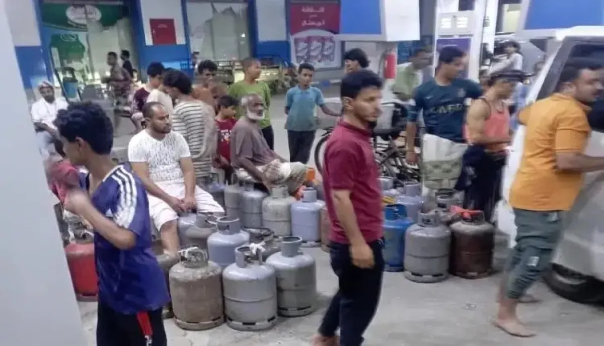 اسرار | بالارقام والتفاصيل- إنتاج متراجع وتطمينات بلا أثر.. غاز (صافر) يغيب عن المواطنين وتضارب القرارات يغذي السوق السوداء