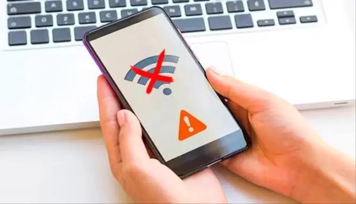 اسرار | عطل مفاجئ يقطع الاتصالات والإنترنت عن عاصمة شبوة ومناطق واسعة بالمحافظة