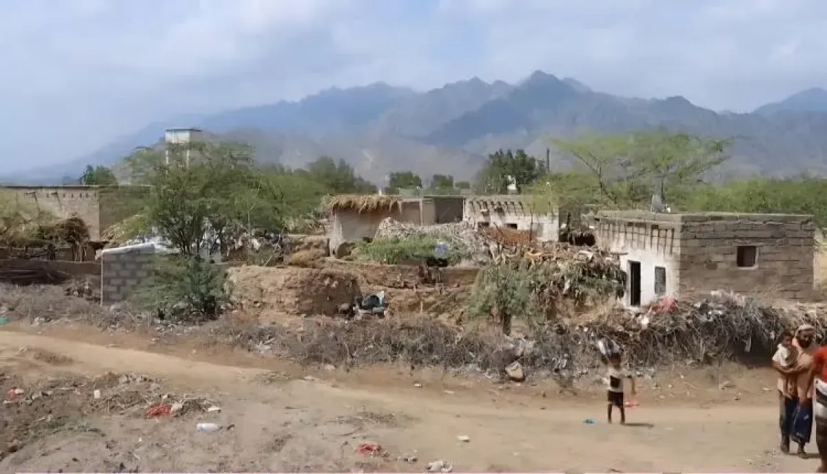 اسرار | بقصف مدفعي مكثف.. مليشيا الحوثي تستهدف 4 قرى سكنية في حيس بمحافظة الحديدة
