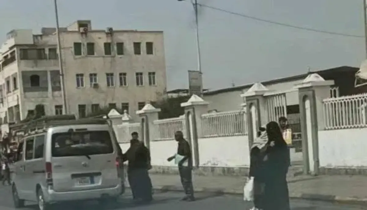 اسرار | الاسعار الجديدة - أزمة الوقود تضرب مواصلات عدن.. قفزة في أسعار النقل تُثقل كاهل المواطنين وشلل يُهدد الحركة