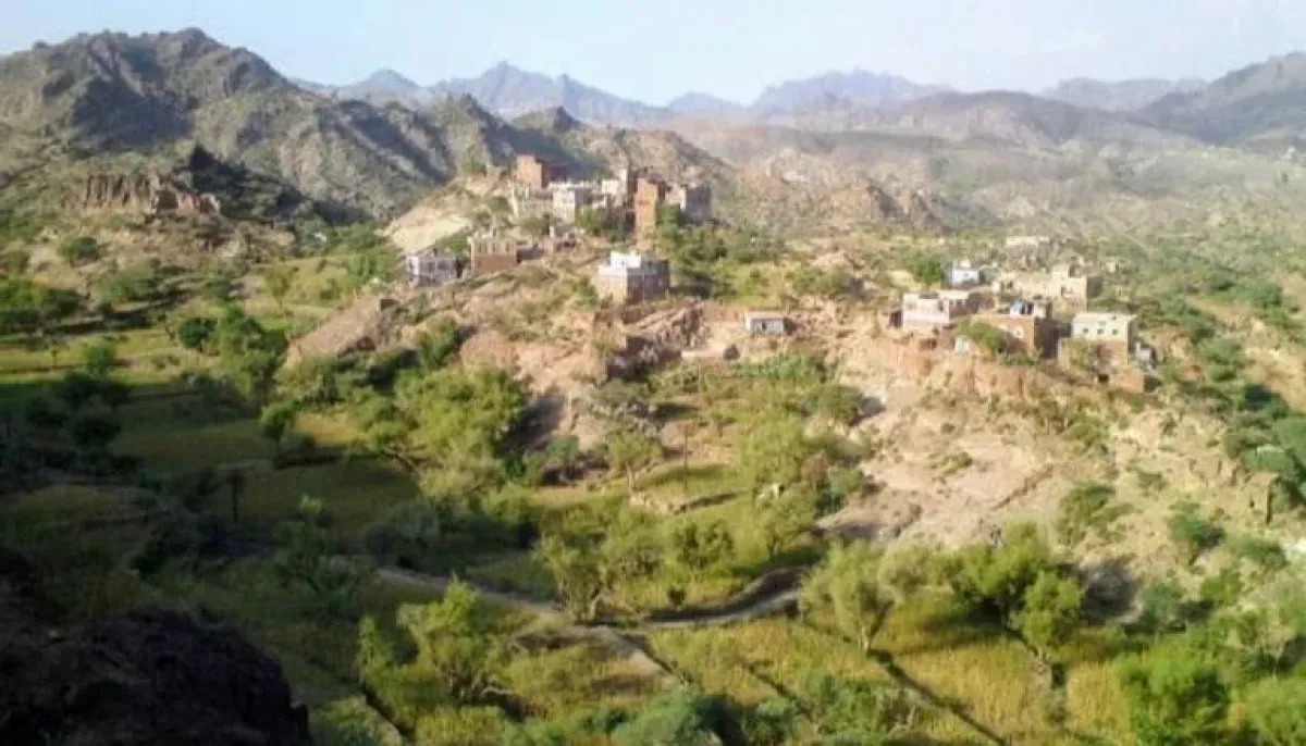 اسرار | وحشية حوثية تتجاوز نطاق الجرم.. صواريخ باليستية تستهدف سكن أطباء المخا.. وقصف هستيري يُجبر عائلة شقيقين في مقبنة على دفن شهيدها داخل المنزل