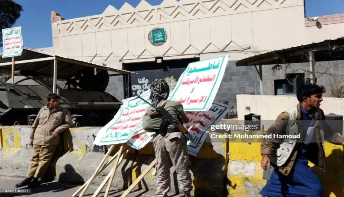 اسرار | (الموت لأمريكا) .. شعارات الشارع تتهاوى في مسقط.. كواليس المفاوضات السرية بين واشنطن والحوثيين