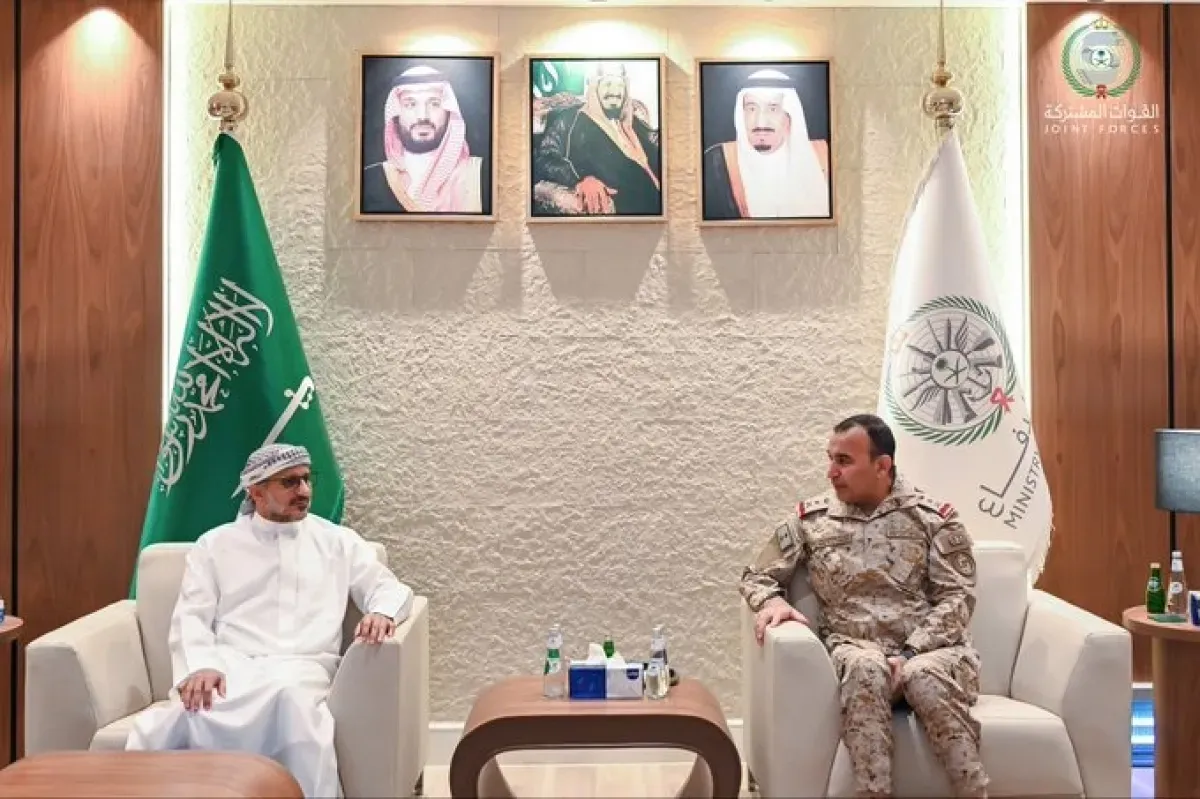 اسرار | بالصور والتفاصيل- في أول ظهور ميداني وسياسي عقب أحداث المخا.. طارق صالح يلتقي قائد القوات المشتركة بالرياض ويُفند الشائعات (شاهد)