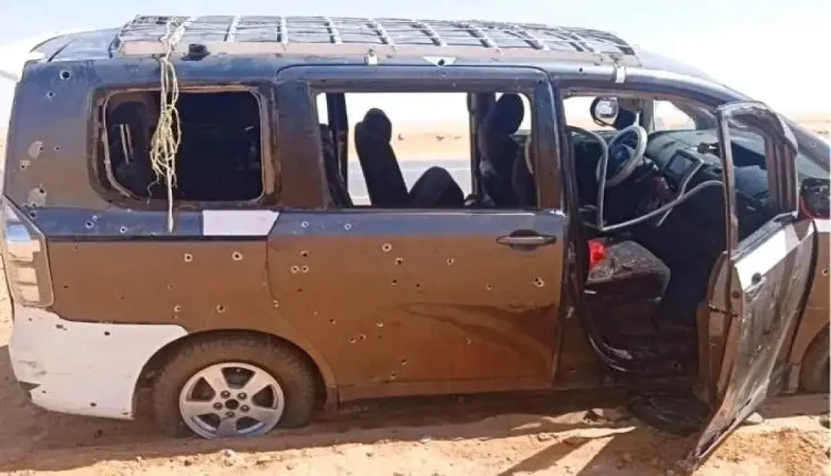 اسرار | جريمة مأساوية تُفجّر غضباً عارماً في حضرموت.. استهداف مسلح لباصات المسافرين يسفر عن مقتل وإصابة 12 مدنياً على طريق (العبر) الدولي