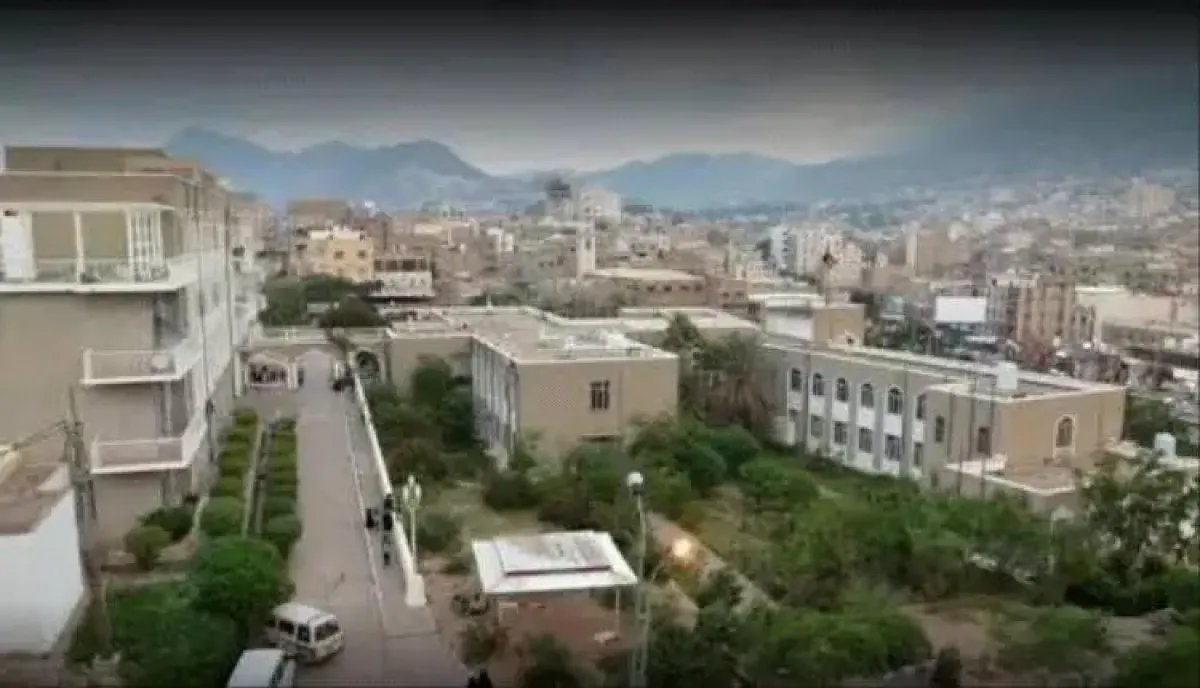 اسرار | بالاسماء والتفاصيل- (تجار الحرب يستثمرون المعاناة).. اتهامات لـ(الإصلاح) باستغلال جراح أطفال تعز عبر صفقة عمولات لـ3 مستشفيات