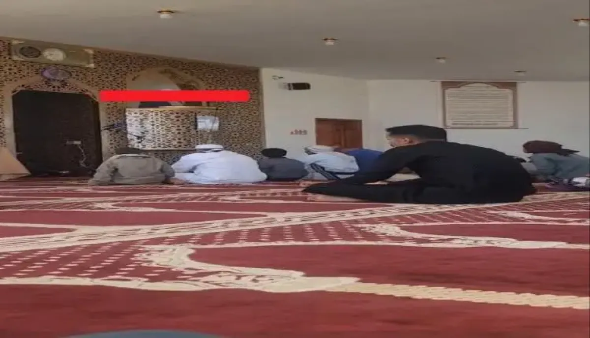 اسرار | مقاطعة شعبية واسعة.. مساجد (الحجرية) تخلو من المصلين رفضا لخطباء الحوثي وشعاراتهم