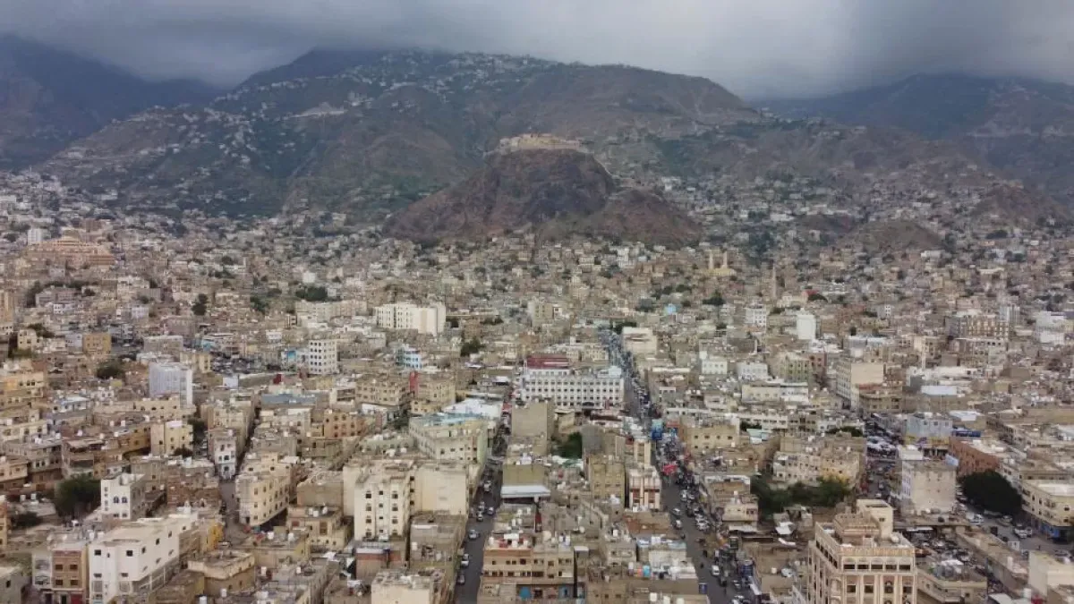 اسرار | كارثة إنسانية على حافة الهاوية.. 15 يوماً من الحصار الحوثي الخانق تضع مليوني نسمة في تعز بلا مياه ولا دواء
