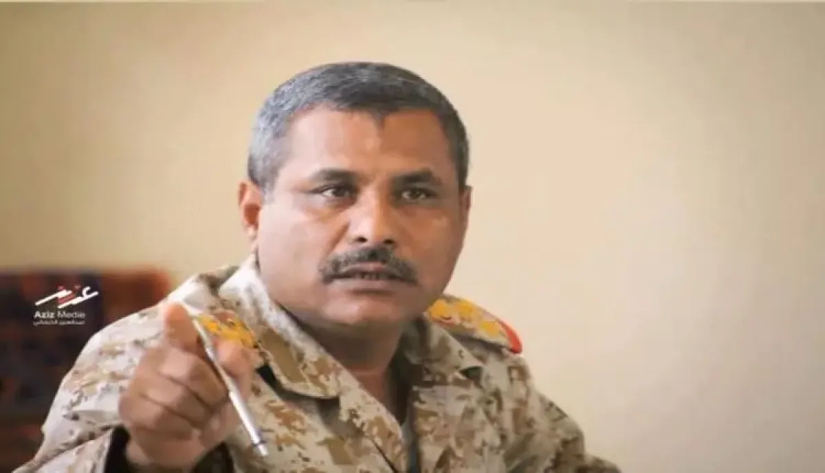 اسرار | بالتفاصيل- الشراجي يغيث جبهات تعز بـ(شاحنات السلاح) ، ومصدر عسكري يفضح (احتكار الإصلاح) لمخازن الجيش وحملات التبرعات
