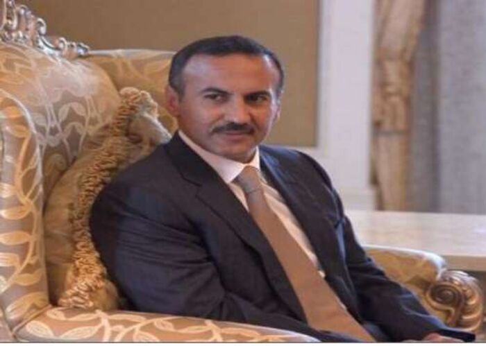 اسرار| في ظهور جديد .. السفير أحمد علي يقوم بهذا العمل في العاصمة صنعاء