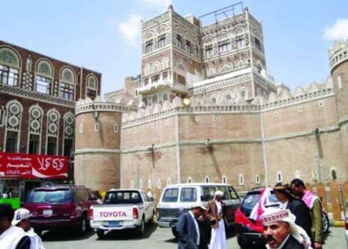 اسرار | في صنعاء .. أسرة أحمد فقدت أحلامها وتكافح للنجاة من المحرقة الحوثية