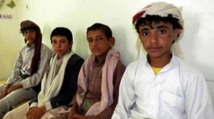اسرار| تفاصيل أيام عصيبة واجهوها في جبهات القتال.. أطفال ناجون من التجنيد الحوثي: كانوا يغروننا بالمال والسلاح
