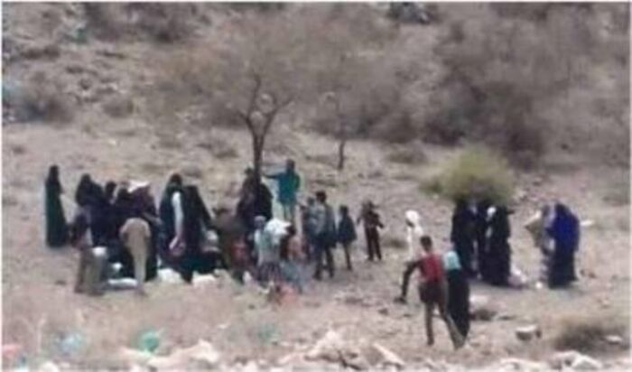 اسرار| في تعز.. مليشيات الحوثي تهجر 200 أسرة وتفجر منازل لمواطنين بمديرية التعزية