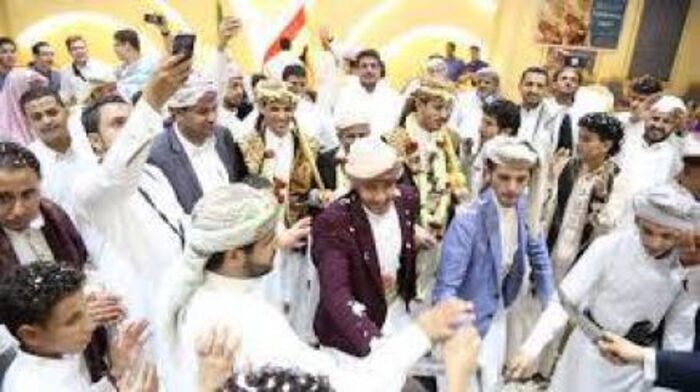 في العاصمة والمحافظات الخاضعة لسيطرت الجماعة .. (الفرح) ممنوع بأمر المليشيات الحوثية !