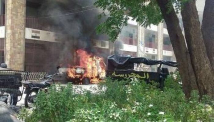 اسرار .. قيادي اخواني وابنائه يوزعون الاسلحة في مربعات في تعز والخاضعة لسيطرة الإصلاح (الاسم+ الصورة + أماكن التوزيع)