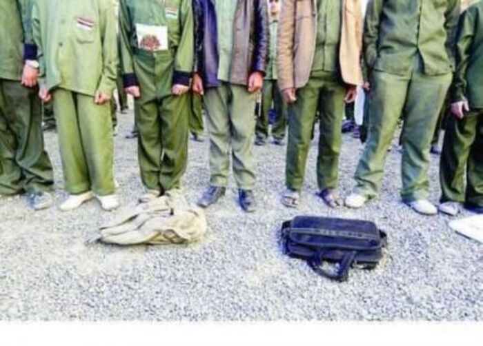 اسرار| وكيل وزارة اوقاف الحوثي للأطفال في مدرسة: من لم يردد (الصرخة) سيقطع عنقه!