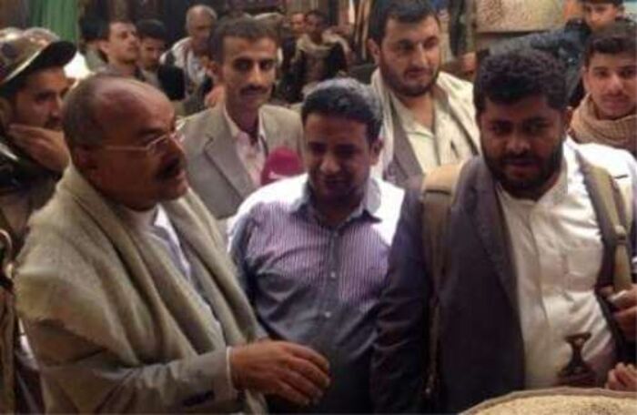 اسرار| في العاصمة.. رجل أعمال حوثي يعتدي على قاض في أحد محاكم صنعاء